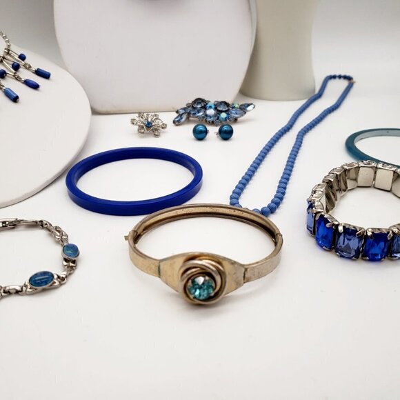 Huge Jewelry Lot of Blue and Silver Gold Tone Necklaces Bracelets Earrings Pins - Picture 7 of 15